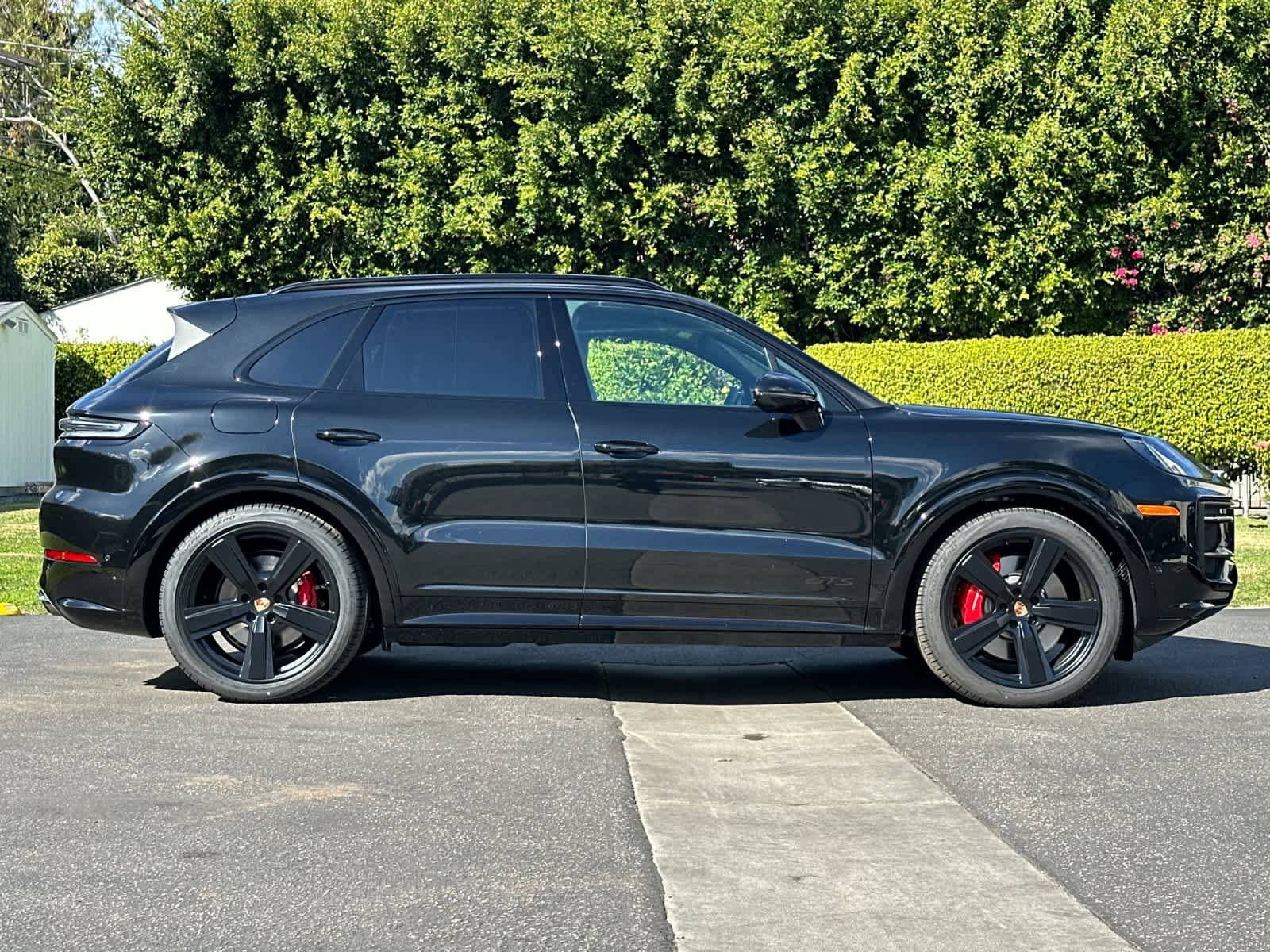 New 2026 Porsche Cayenne GTS AWD/4WD image 9