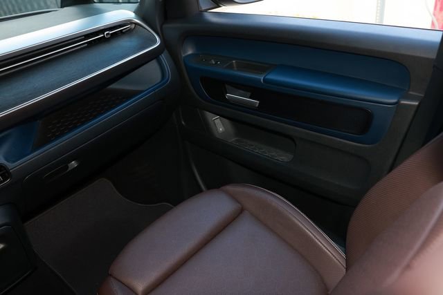 Used 2025 Volkswagen ID. Buzz Pro S RWD image 25