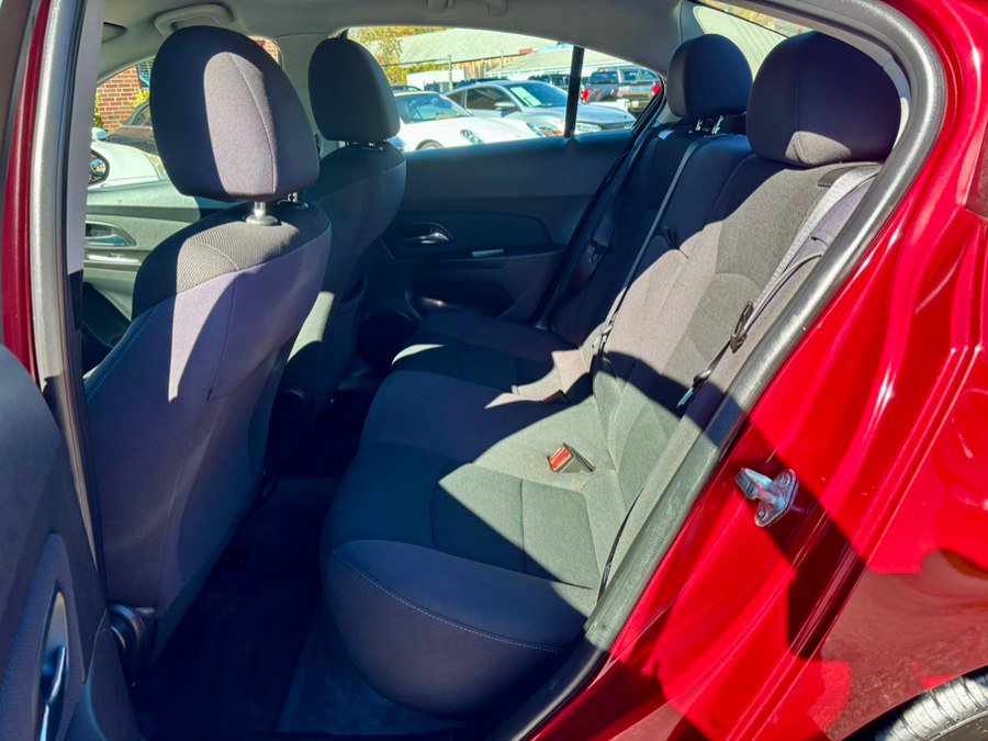 Used 2014 Chevrolet Cruze LT w/ Technology Package FWD image 14