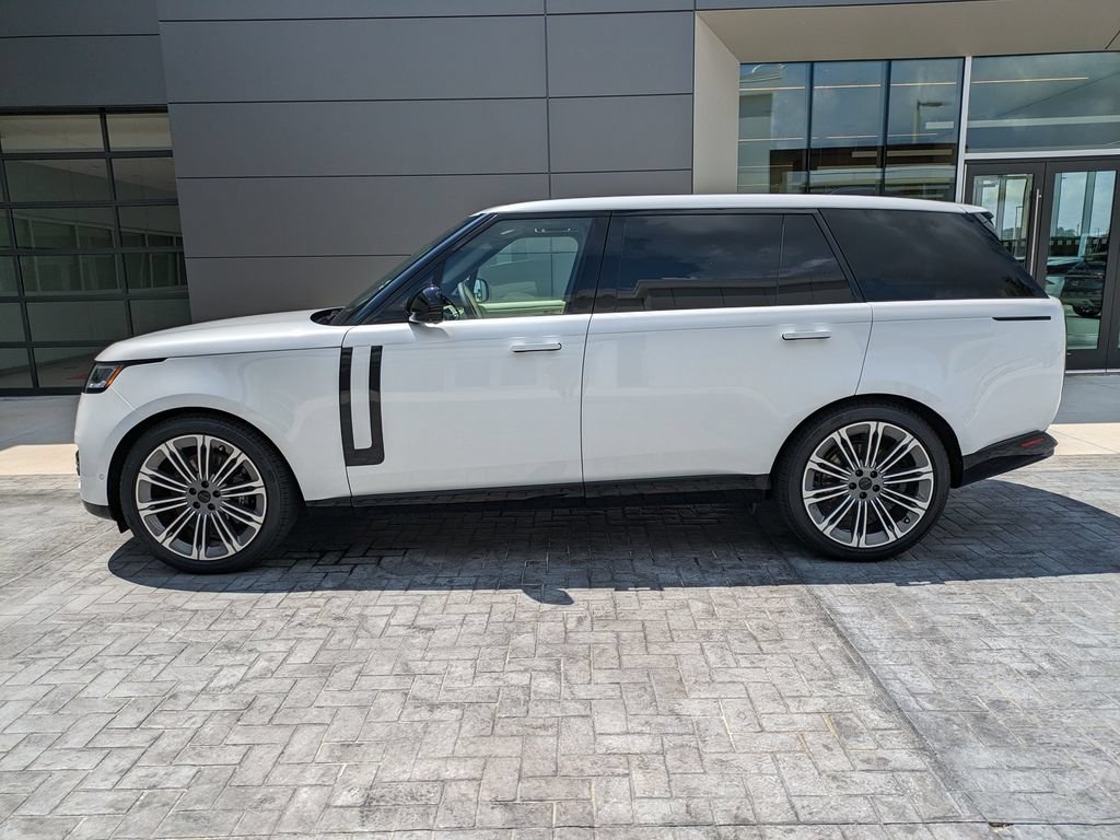 New 2026 Land Rover Range Rover Long Wheelbase SE AWD/4WD image 7