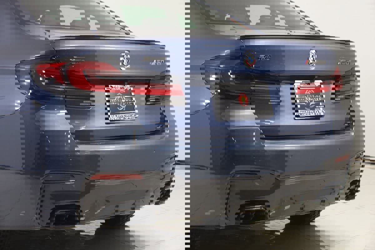 Used 2023 BMW M550i xDrive w/ Executive Package image 29