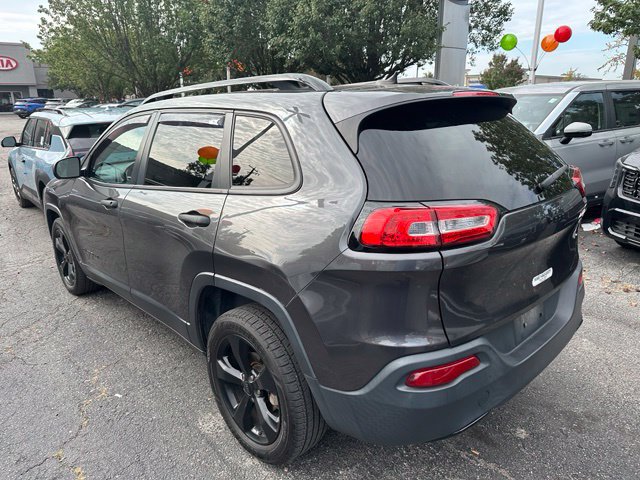 Used 2017 Jeep Cherokee Sport FWD image 6
