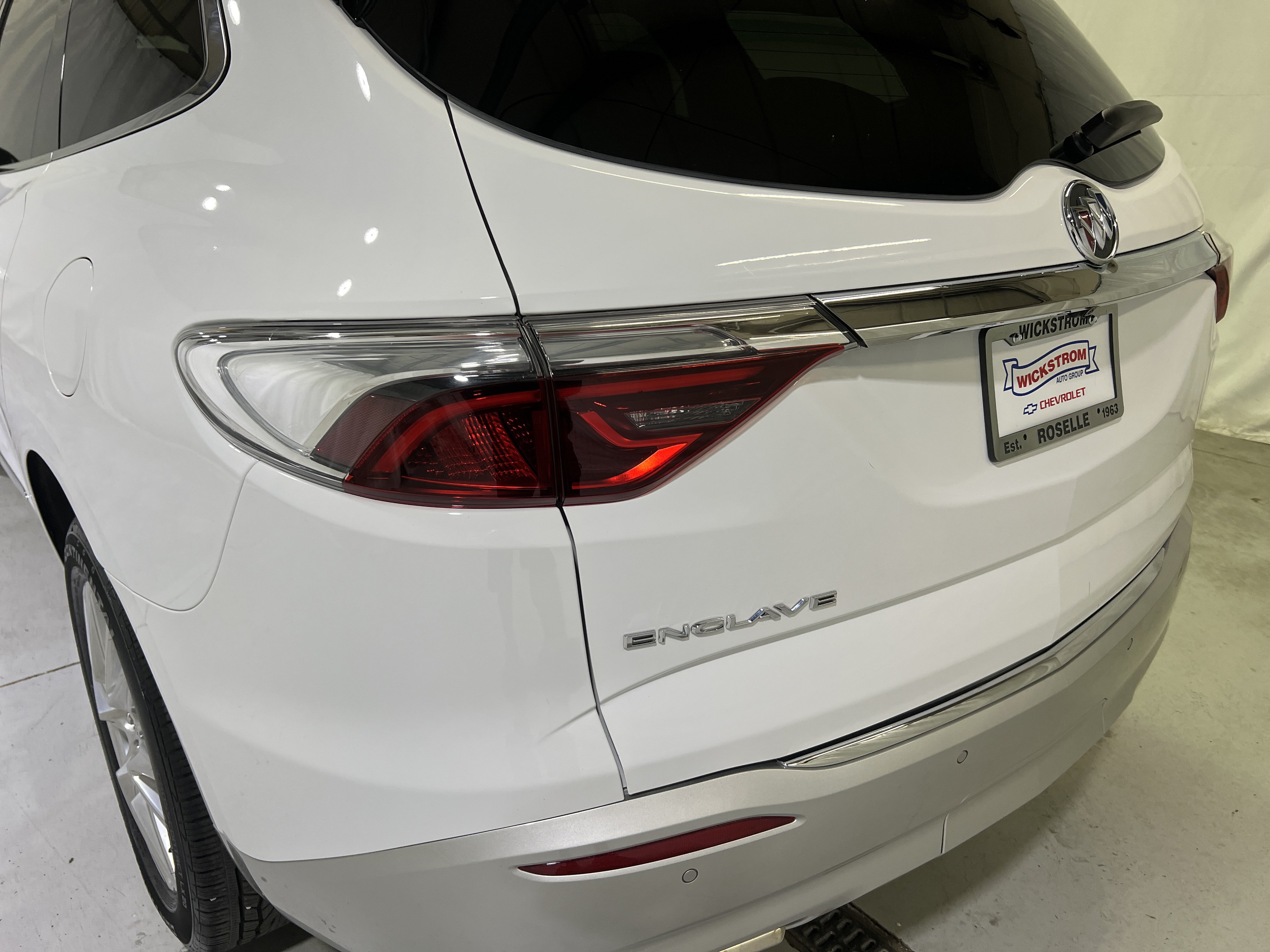 Certified 2023 Buick Enclave Essence w/ Experience Buick Package FWD image 10