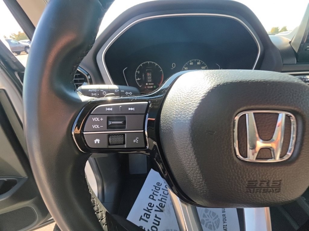 Certified 2025 Honda Pilot Touring image 18