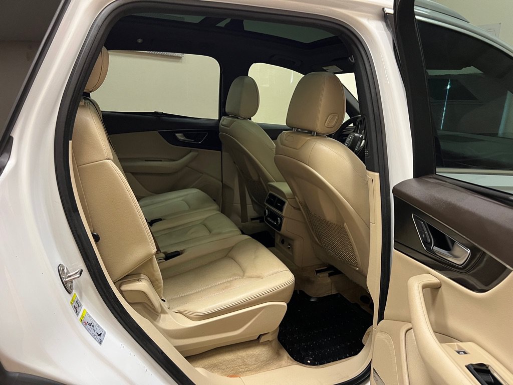 Used 2018 Audi Q7 3.0T Prestige AWD/4WD image 28