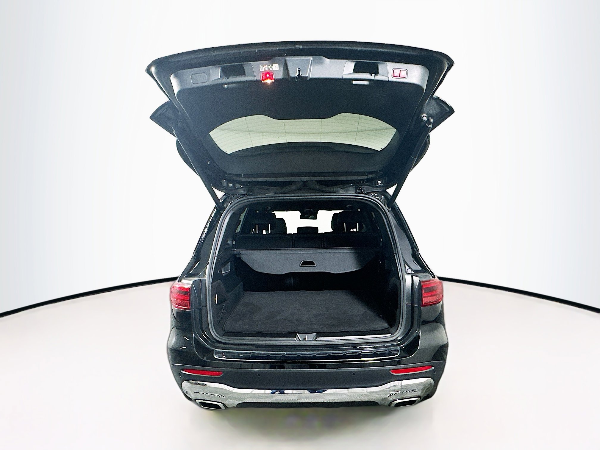 Used 2025 Mercedes-Benz GLB 250 4MATIC image 31