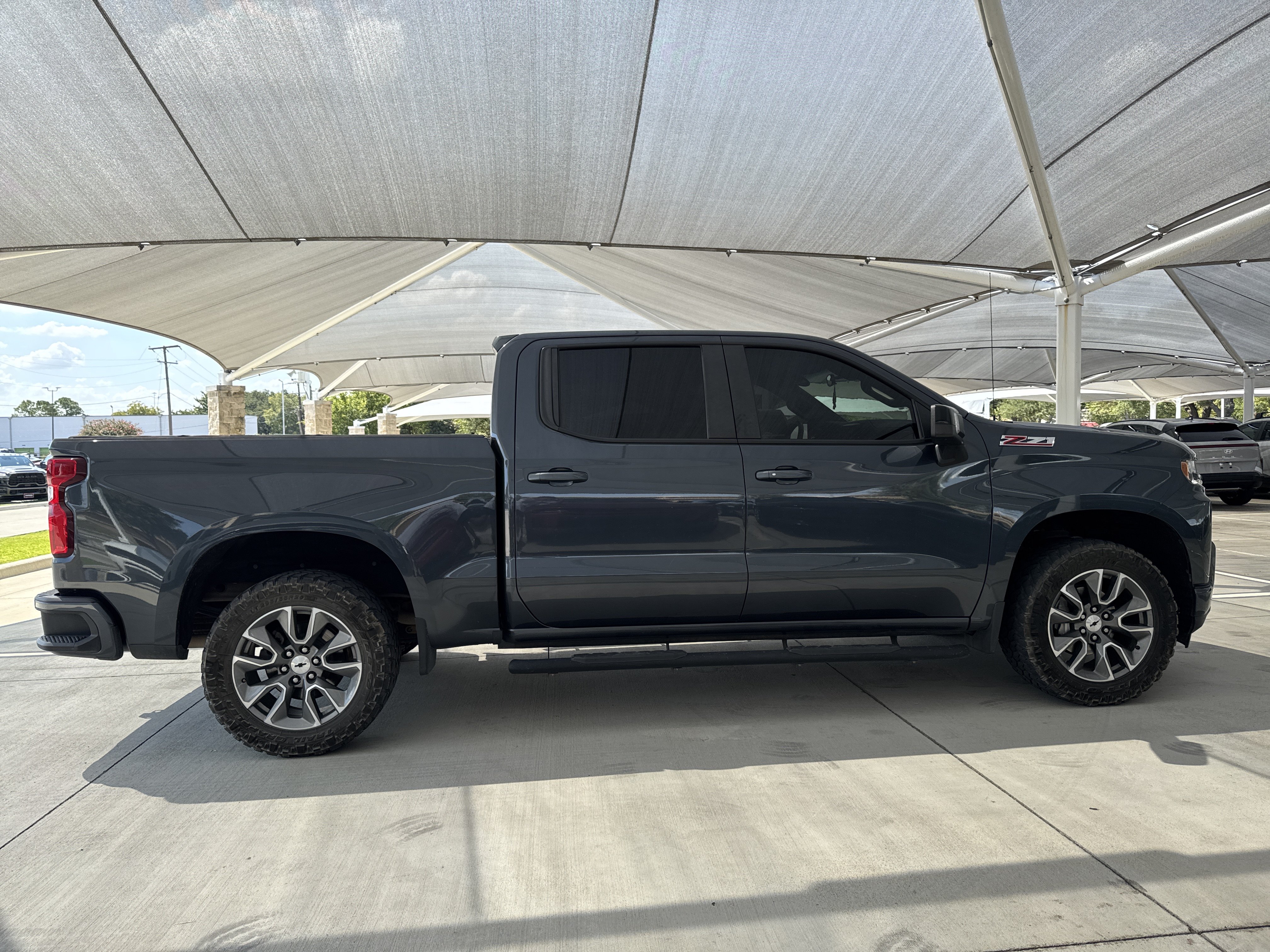 Used 2022 Chevrolet Silverado 1500 RST AWD/4WD image 6