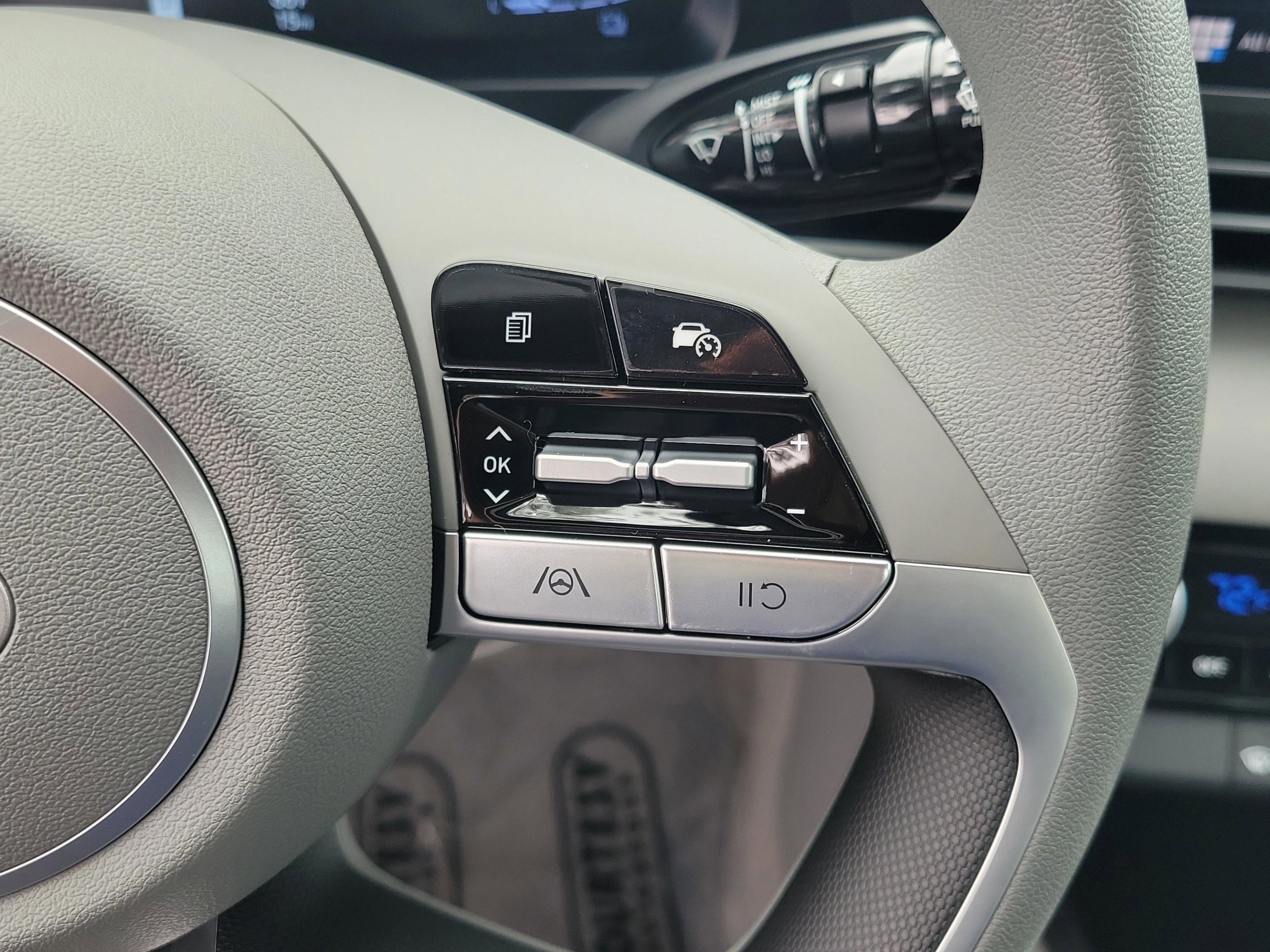 New 2025 Hyundai Elantra Blue image 19