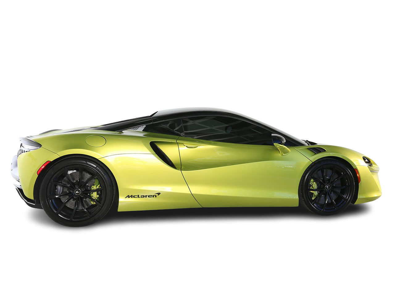 Used 2023 McLaren Artura RWD image 15