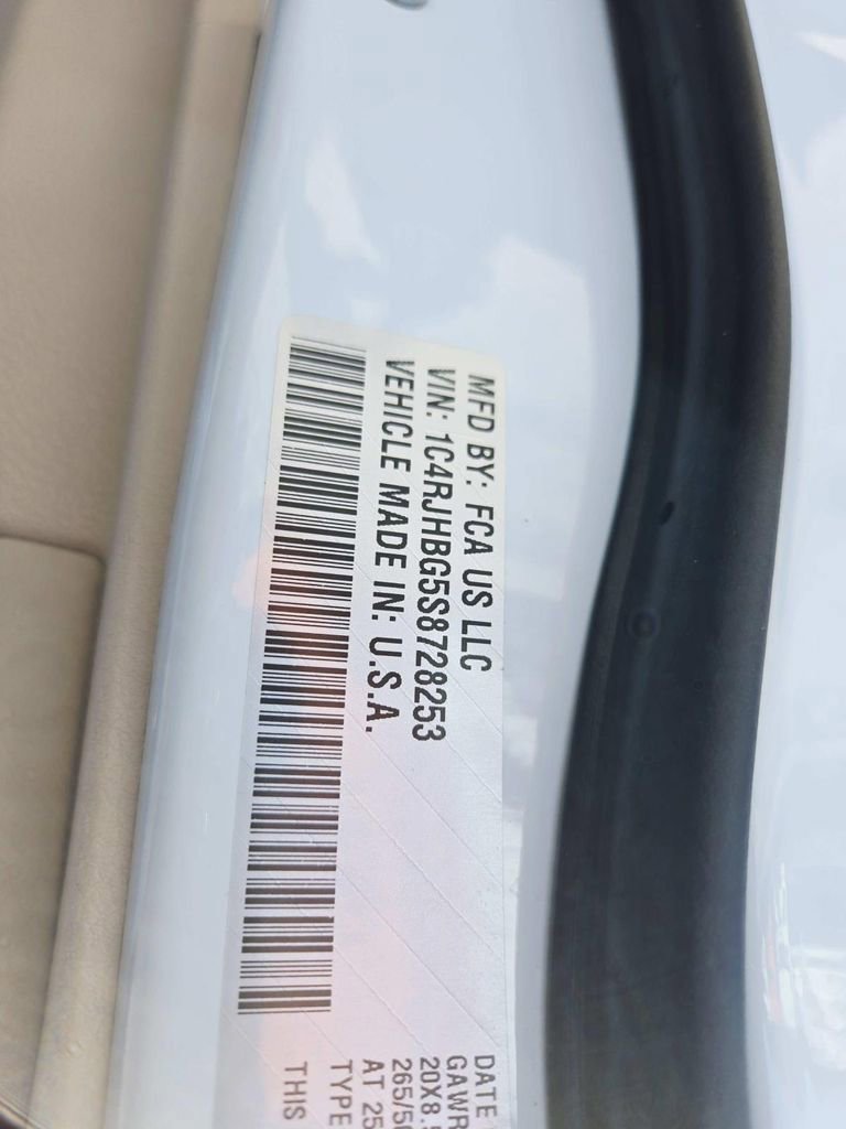 Used 2025 Jeep Grand Cherokee Limited image 38