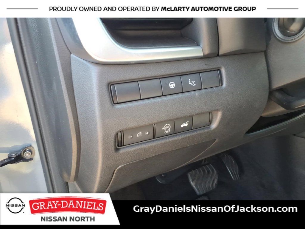 Used 2023 Nissan Rogue Platinum w/ Platinum Premium Package FWD image 13