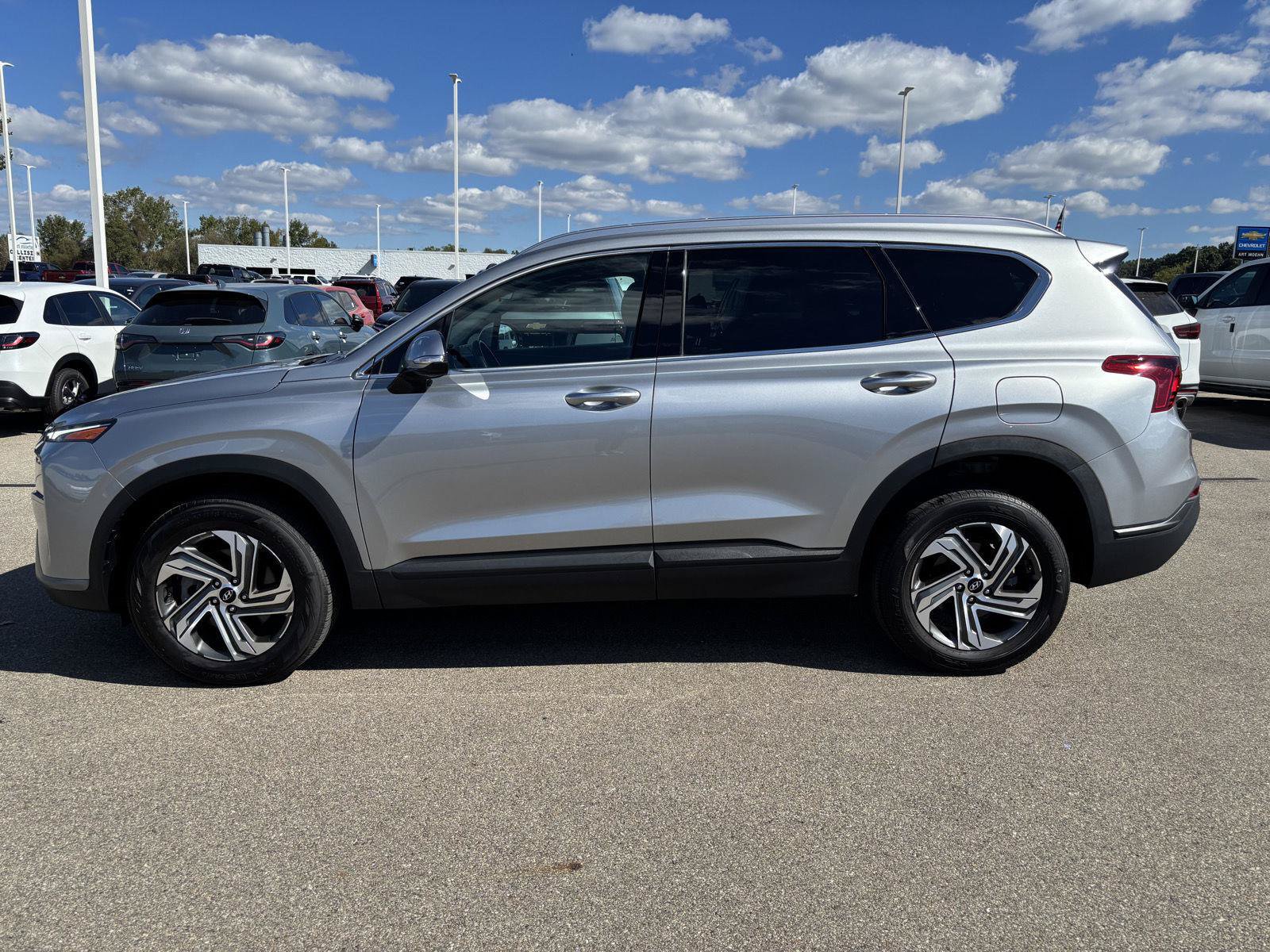 Used 2023 Hyundai Santa Fe SEL w/ Cargo Package AWD/4WD image 2