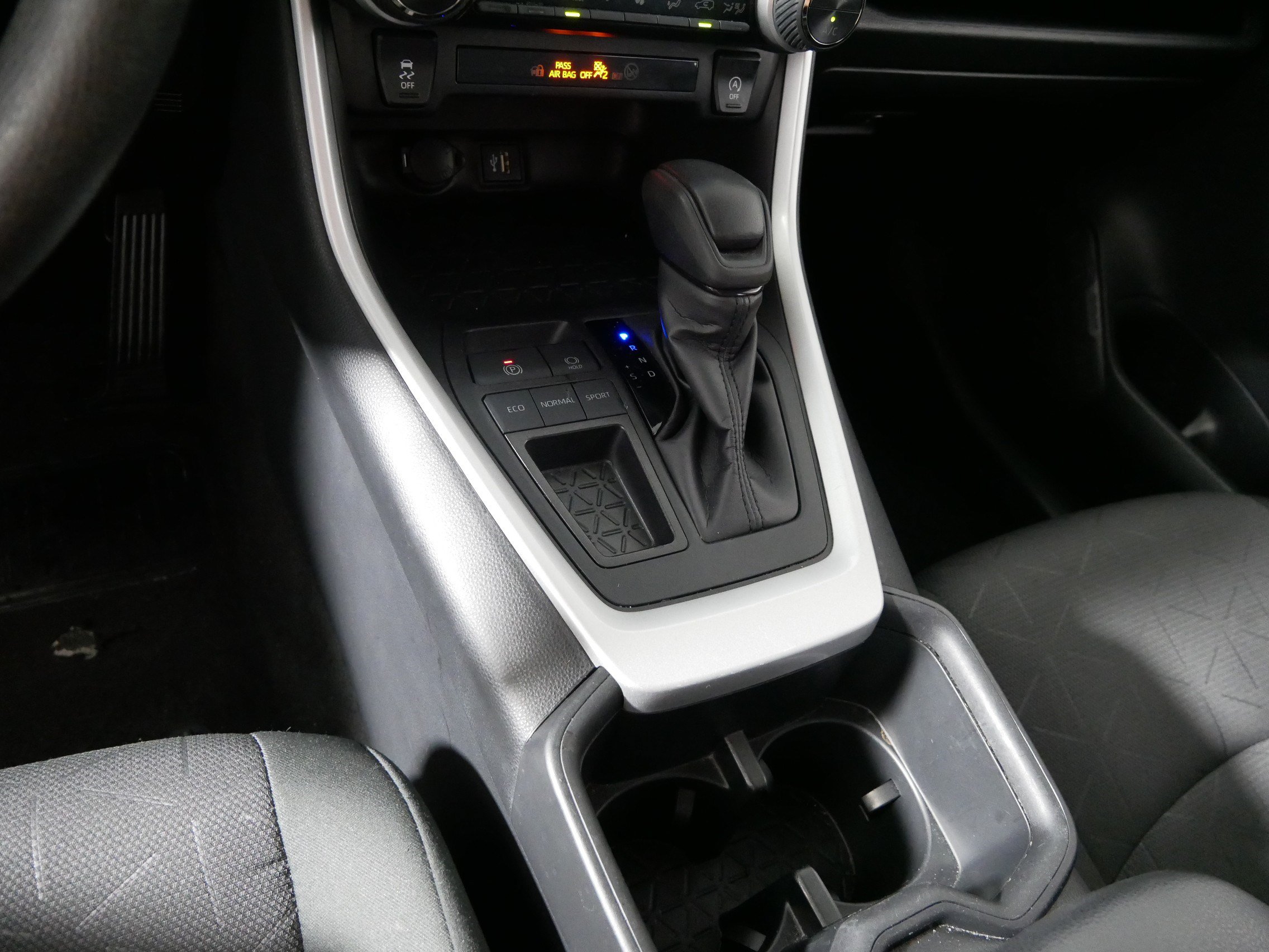 Certified 2024 Toyota RAV4 XLE FWD image 24