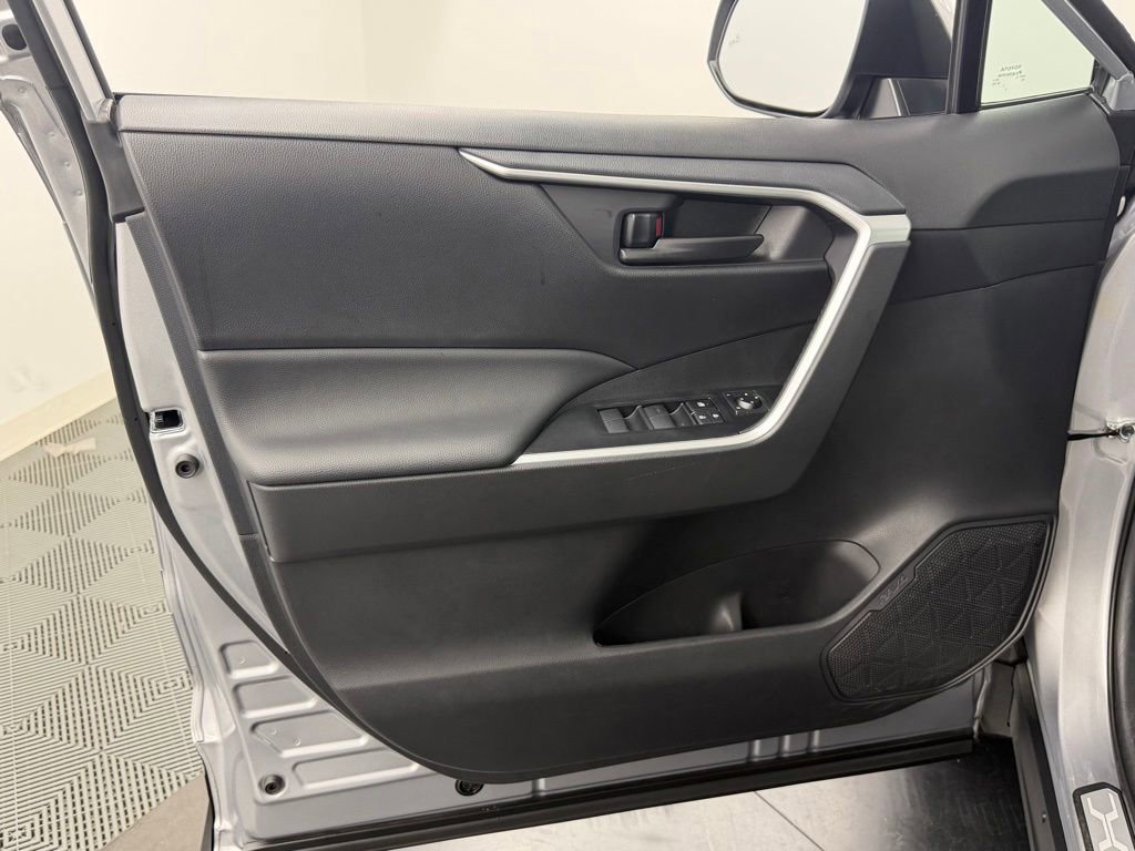 Certified 2025 Toyota RAV4 LE FWD image 19