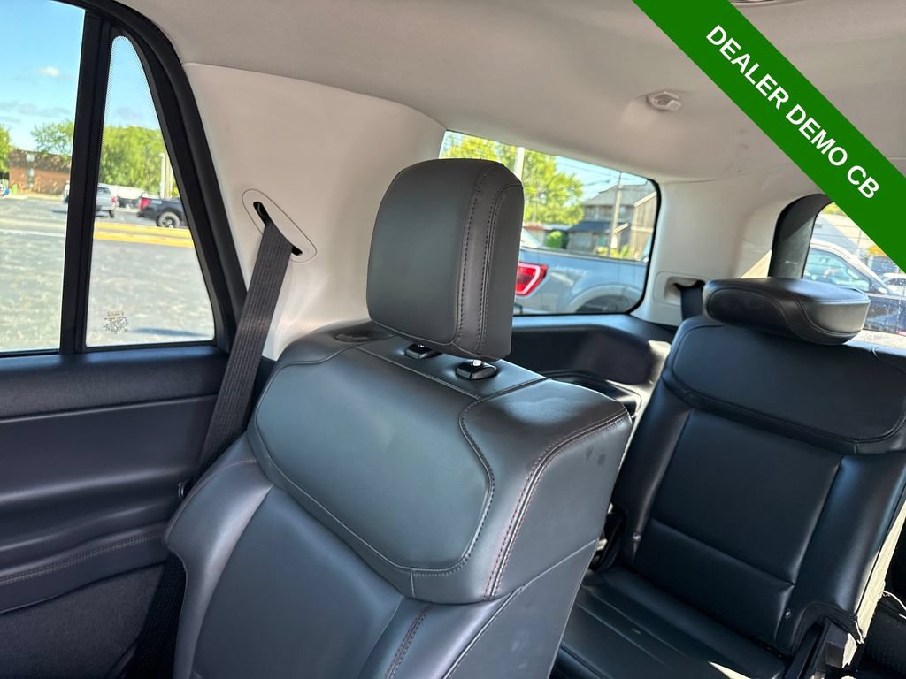 Used 2025 Ford Expedition Active AWD/4WD image 22