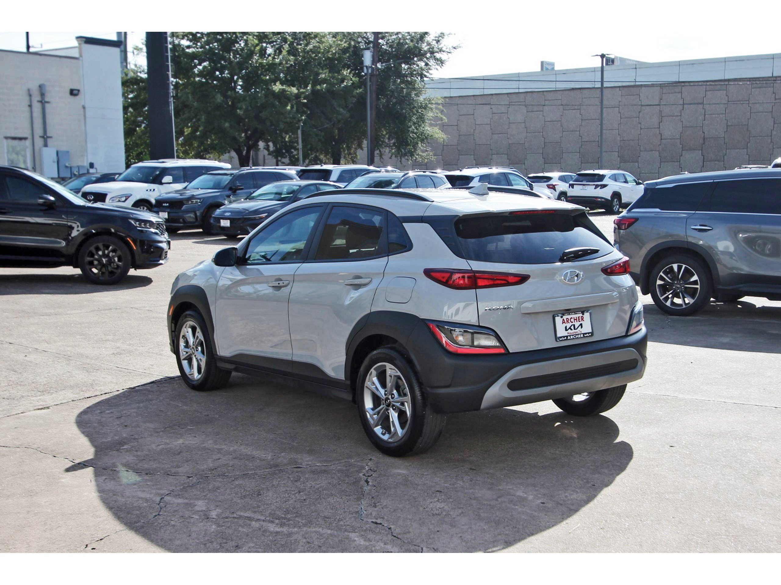 Used 2022 Hyundai Kona SEL FWD image 5