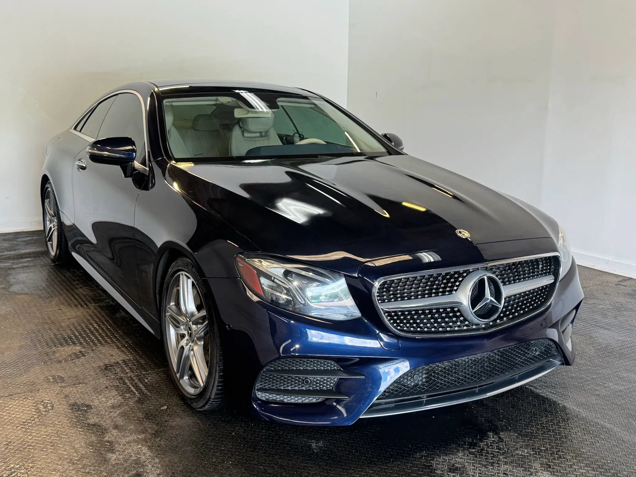 Used 2018 Mercedes-Benz E 400 Coupe image 3