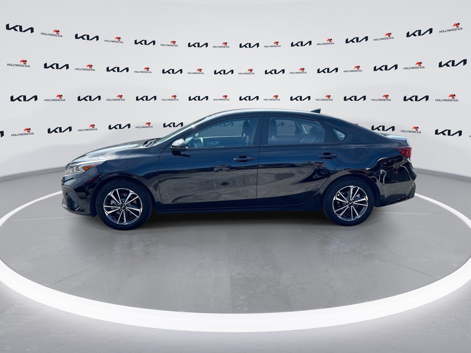 Used 2023 Kia Forte LXS FWD image 5