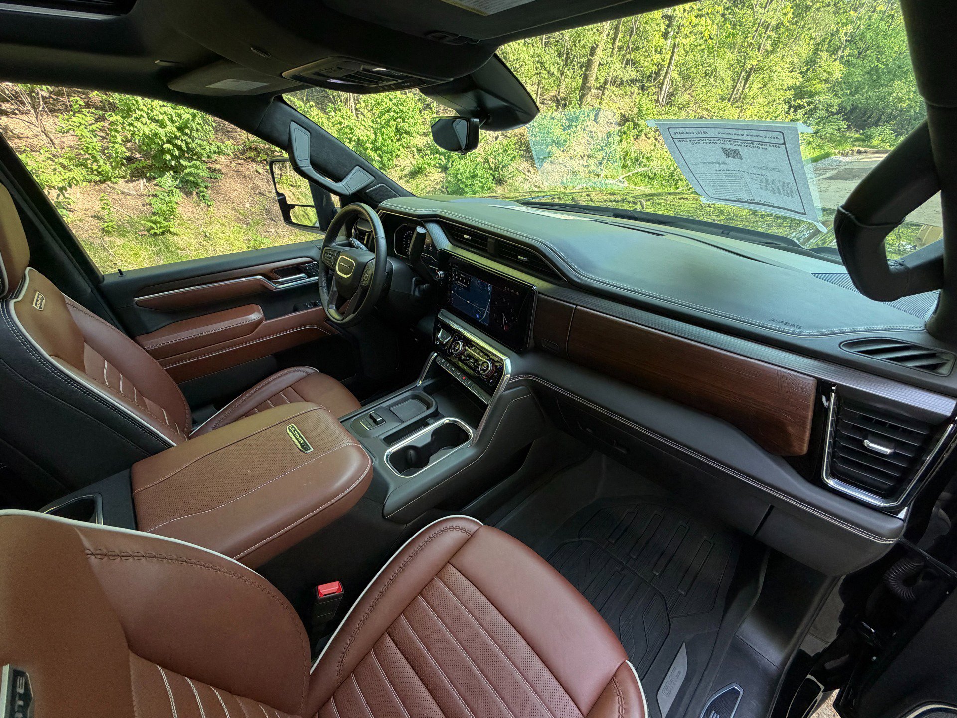 Used 2024 GMC Sierra 3500 Denali Ultimate AWD/4WD image 13