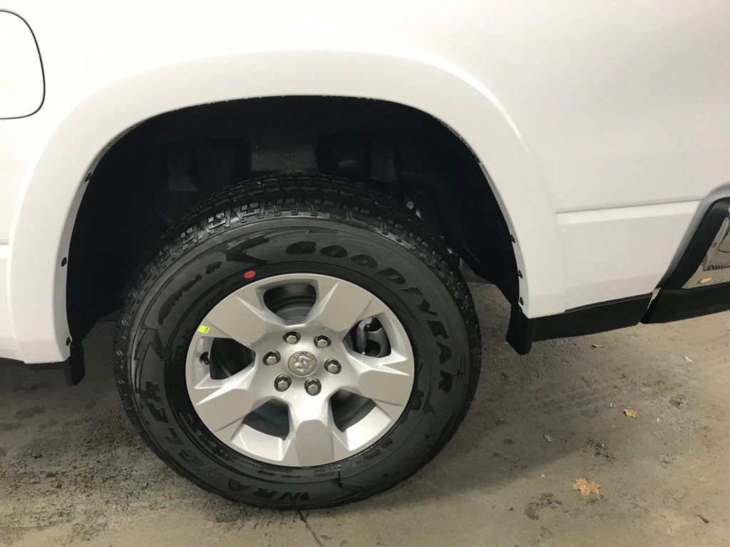 New 2026 RAM 1500 4x4 Crew Cab image 49