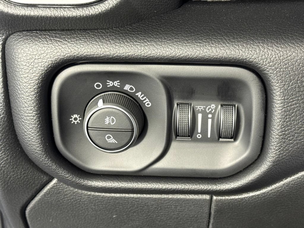 New 2027 RAM 5500 4x4 Crew Cab w/ Laramie Trim Package image 20