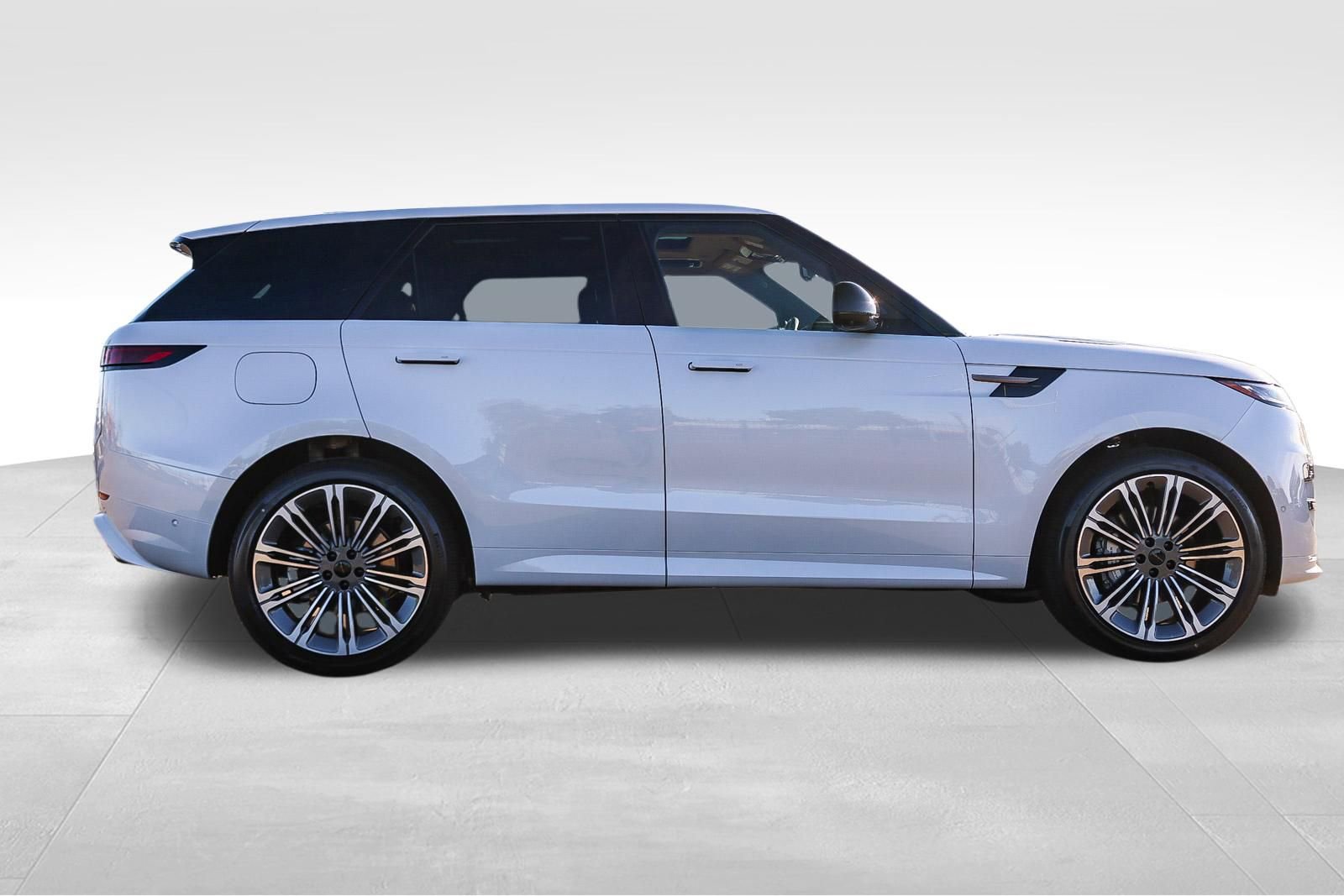 New 2026 Land Rover Range Rover Sport Dynamic SE image 4