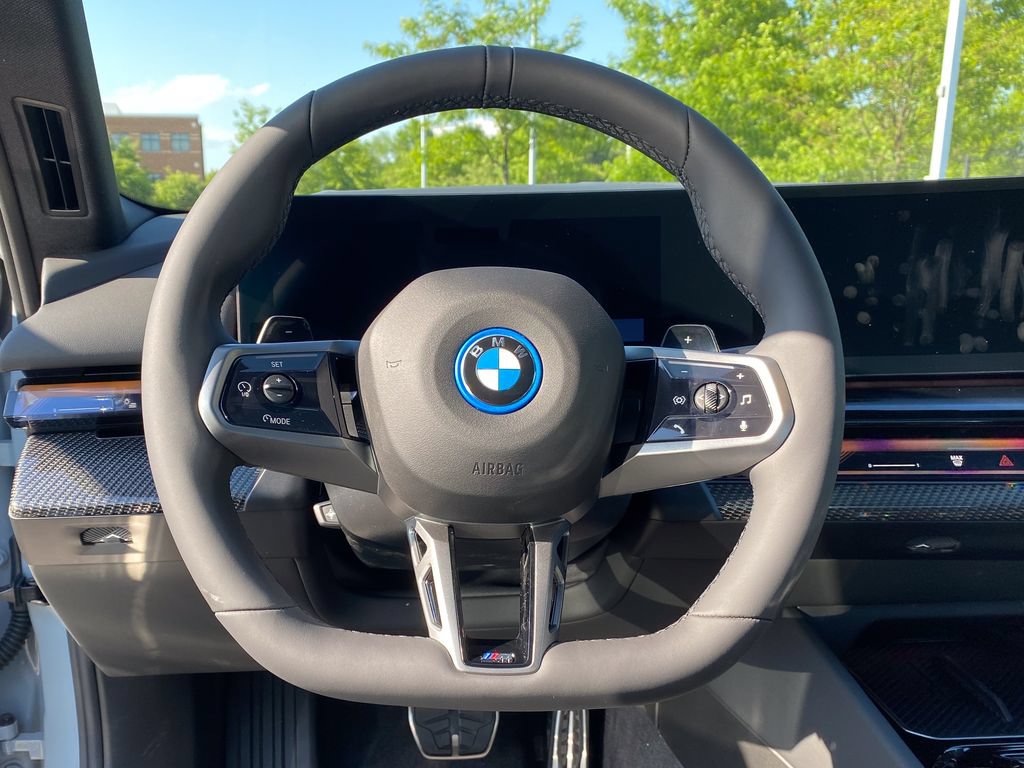 New 2027 BMW 550e xDrive w/ Executive Package AWD/4WD image 25