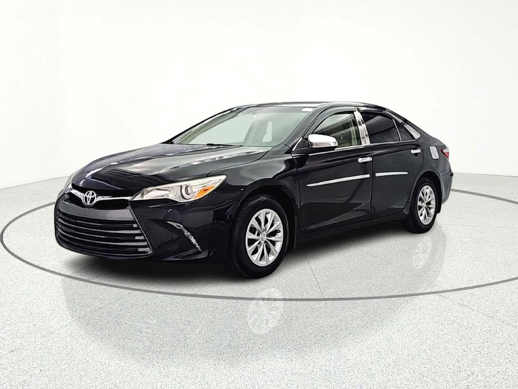 Used 2017 Toyota Camry LE image 4