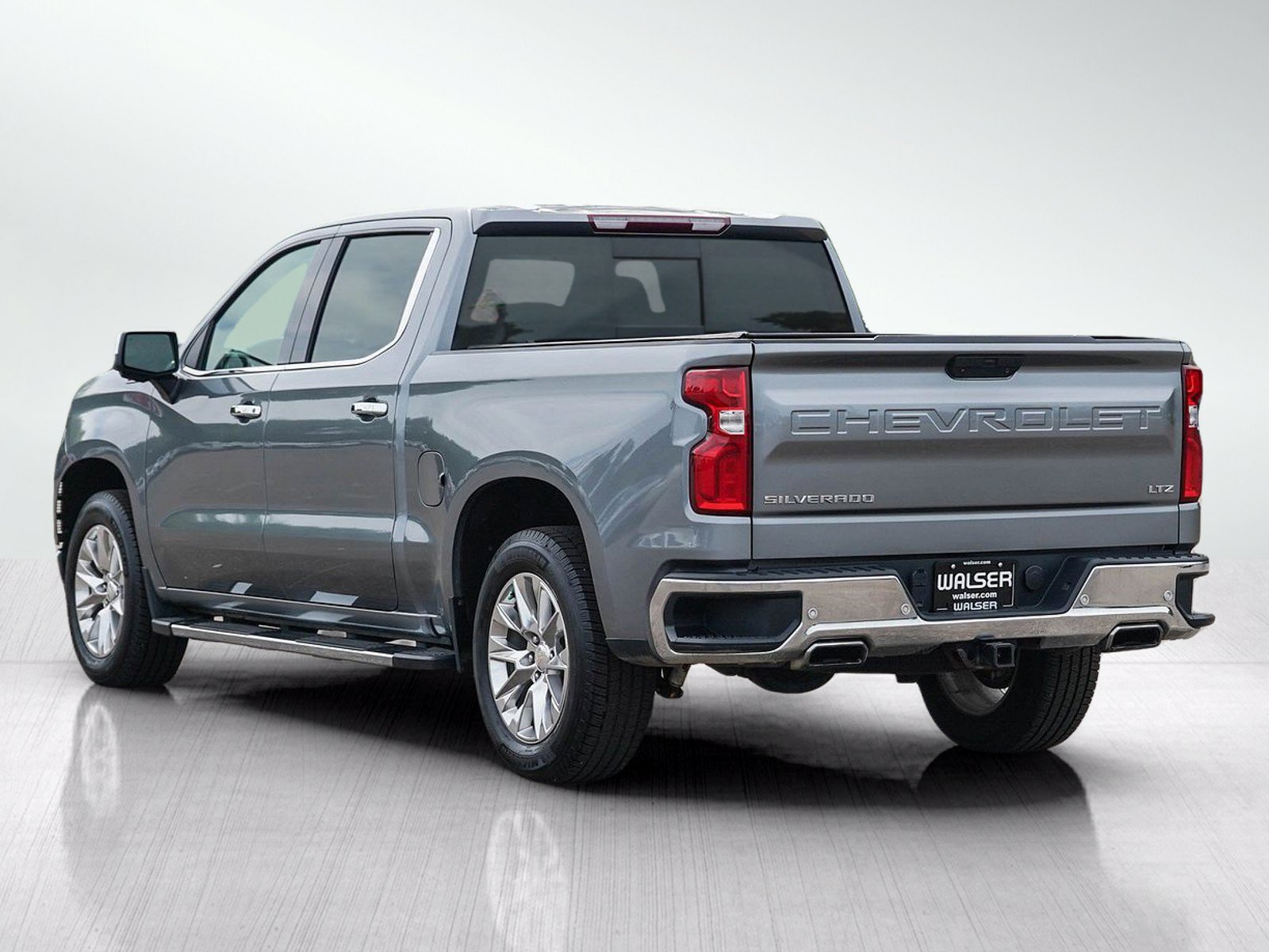 Used 2020 Chevrolet Silverado 1500 LTZ w/ LTZ Premium Package AWD/4WD image 3