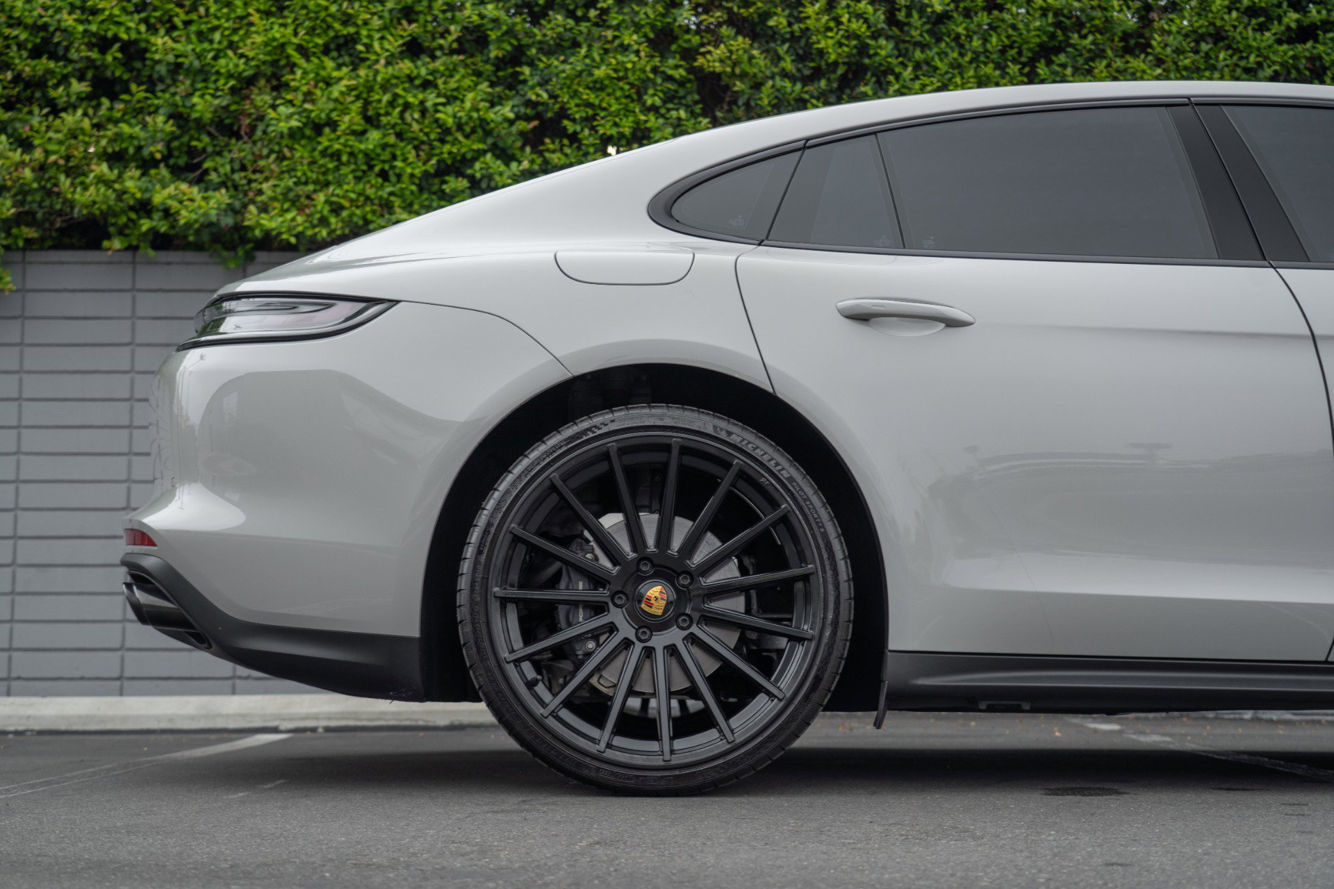 Used 2023 Porsche Panamera 4 Platinum Edition image 10