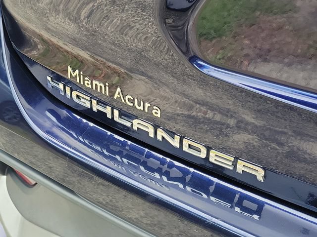 Used 2022 Toyota Highlander XSE FWD image 6