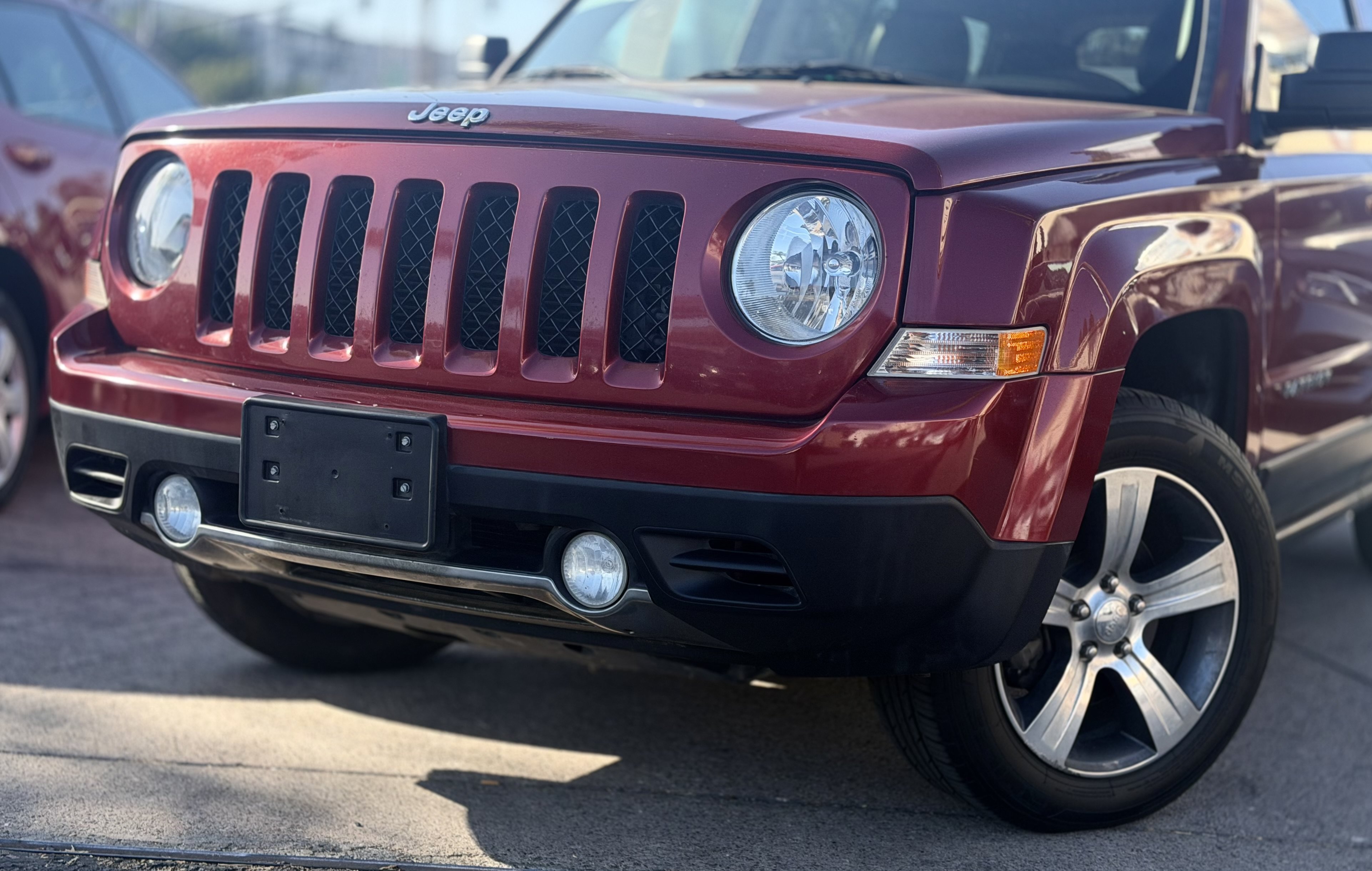 Used 2016 Jeep Patriot High Altitude FWD image 2