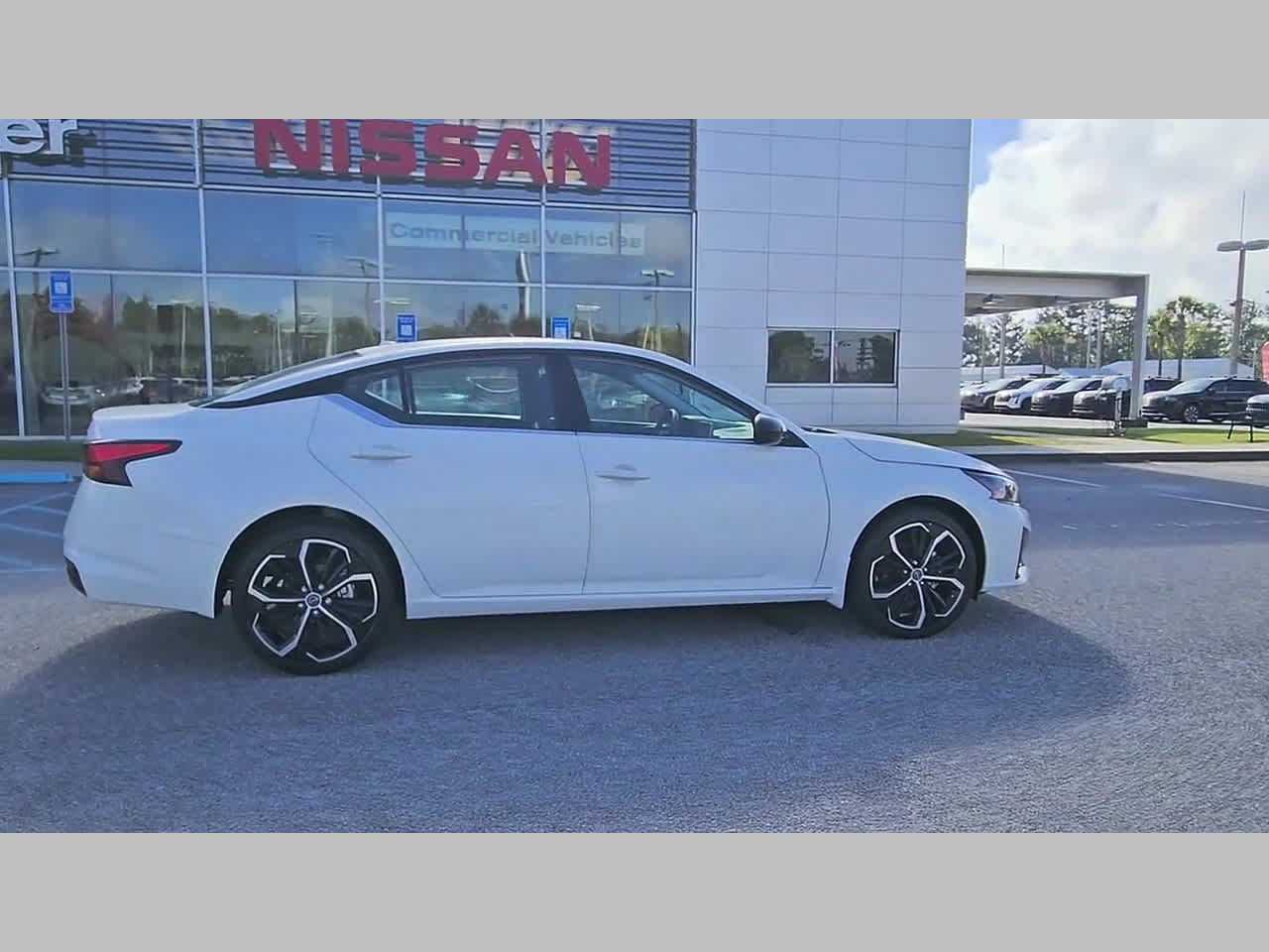 Used 2024 Nissan Altima 2.5 SR AWD/4WD image 36
