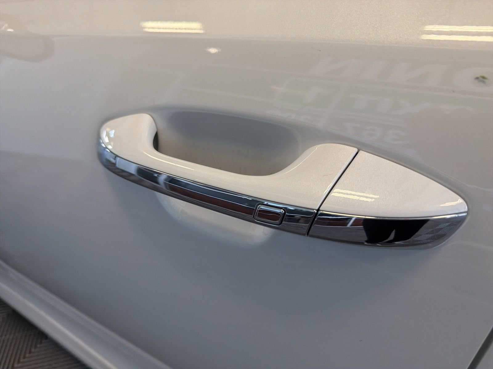 Used 2017 Kia Optima EX w/ Premium Package image 10