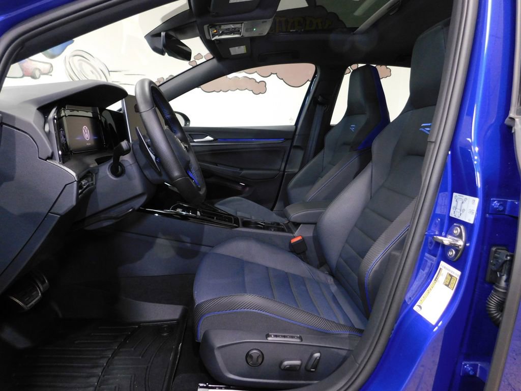Used 2025 Volkswagen Golf R Black Edition image 32