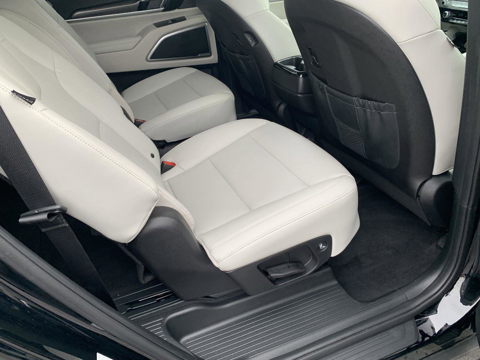 Used 2023 Kia Telluride S image 12