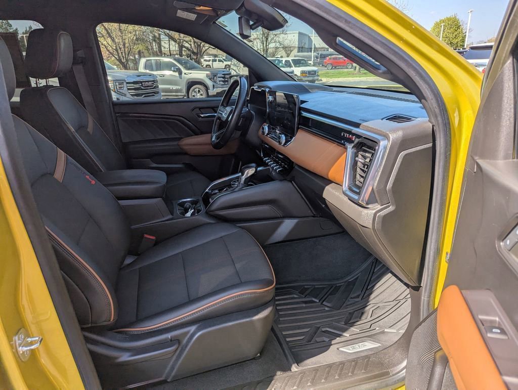 Used 2023 GMC Canyon AT4 image 19