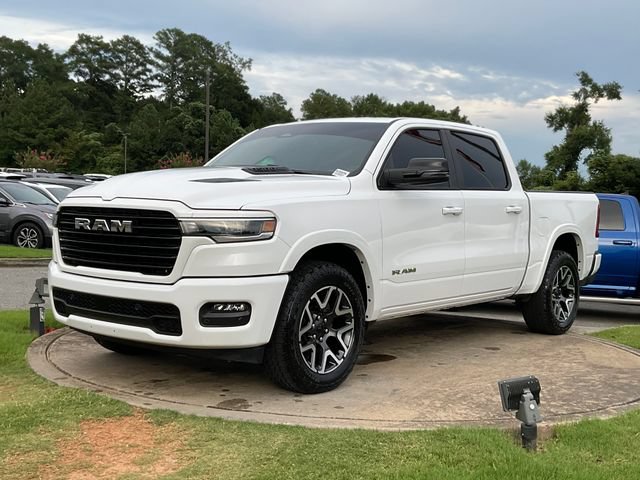 Used 2025 RAM 1500 Laramie AWD/4WD image 3