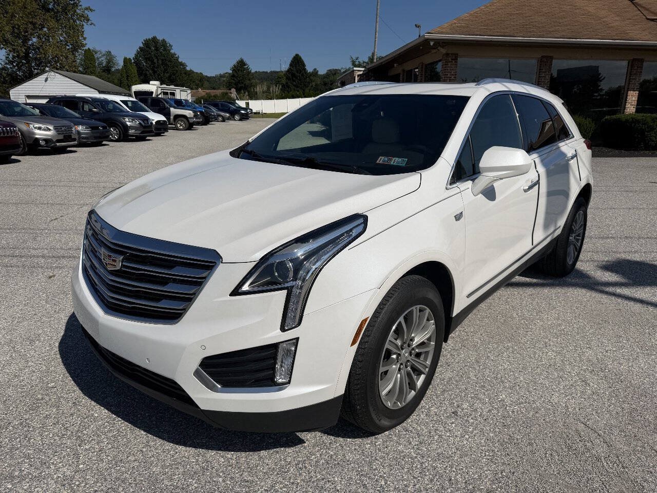 Used 2018 Cadillac XT5 Luxury w/ Driver Awareness Package AWD/4WD image 2