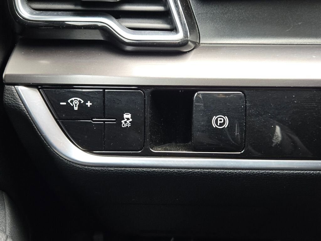 Used 2024 Kia Sportage EX image 22