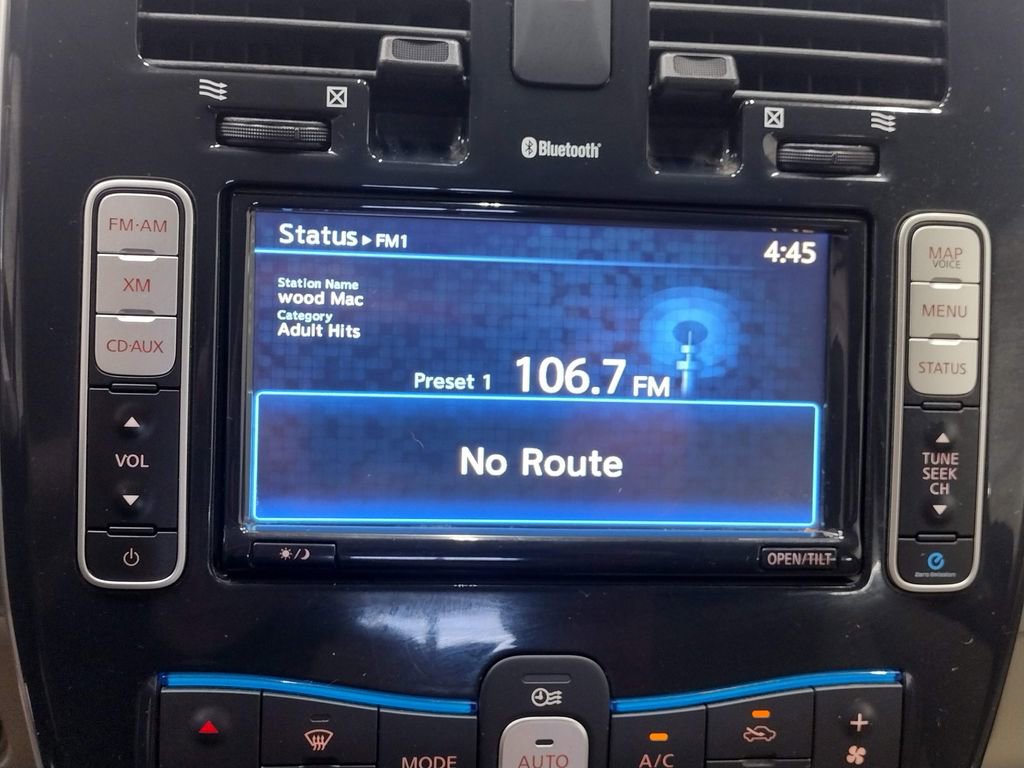Used 2011 Nissan Leaf SL FWD image 32