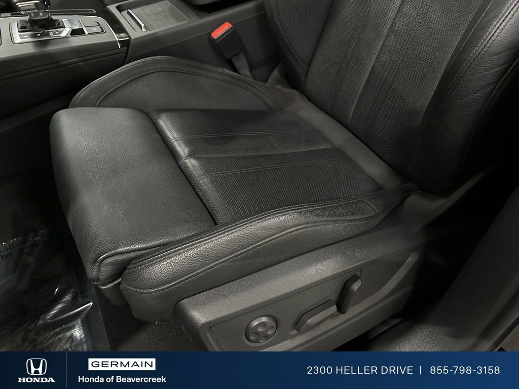 Used 2019 Audi Q5 Prestige w/ Prestige Package image 19