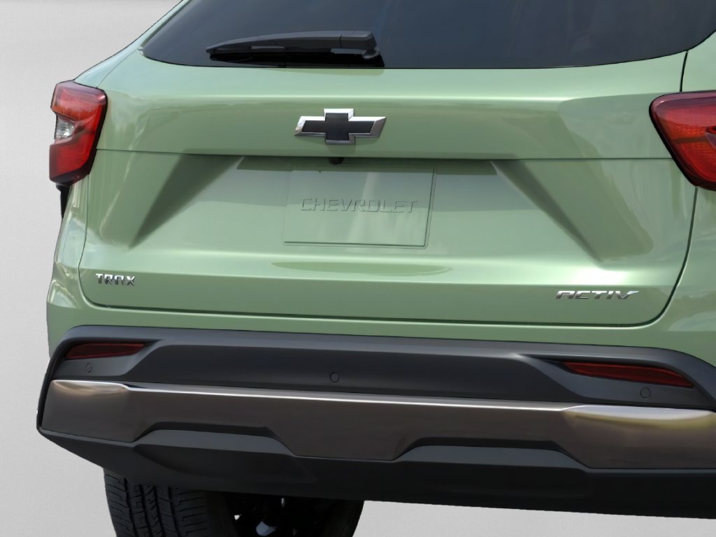 New 2026 Chevrolet Trax ACTIV w/ Sunroof Package FWD image 16