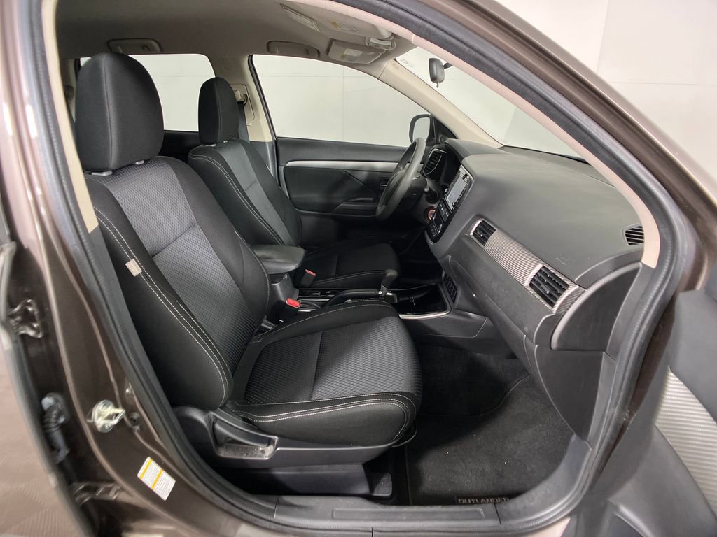 Used 2018 Mitsubishi Outlander ES image 5