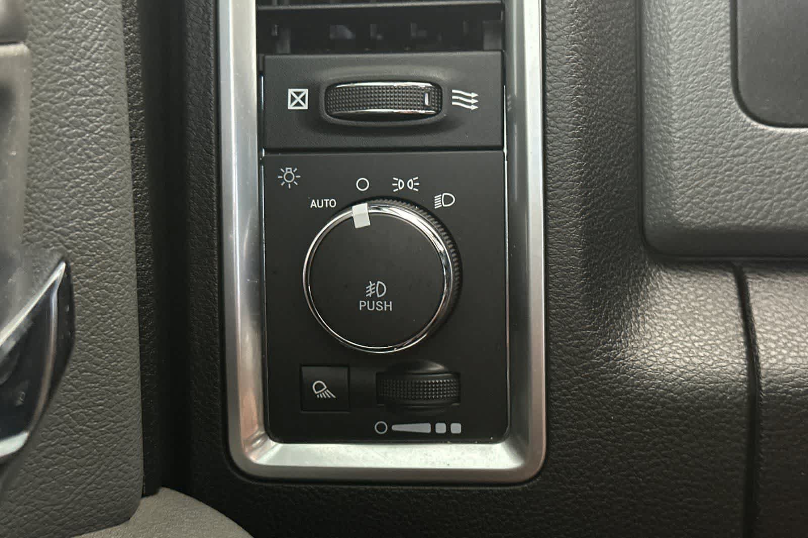 Used 2020 RAM 1500 Warlock AWD/4WD image 31