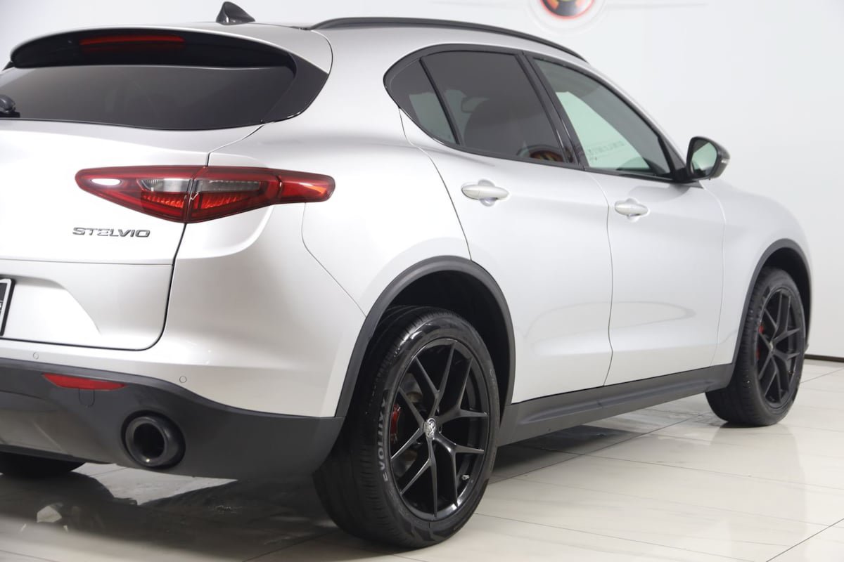 Used 2019 Alfa Romeo Stelvio w/ Nero Edizione RWD image 42