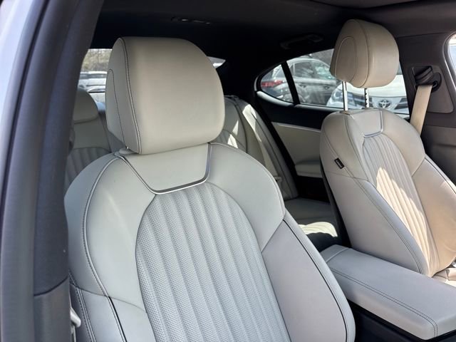 Used 2023 Genesis G70 2.0T w/ Sport Prestige Package image 28