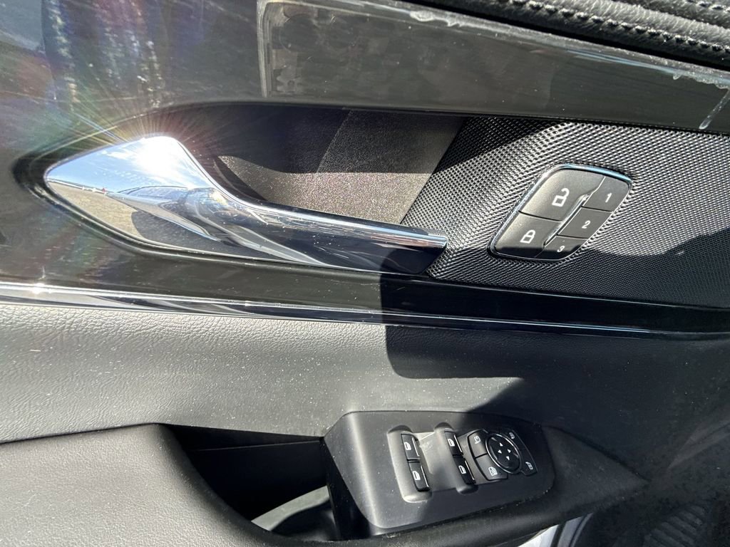 Used 2023 Lincoln Nautilus FWD w/ Premium Package image 30