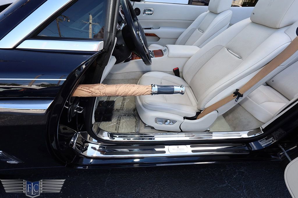 Used 2016 Rolls-Royce Dawn image 13