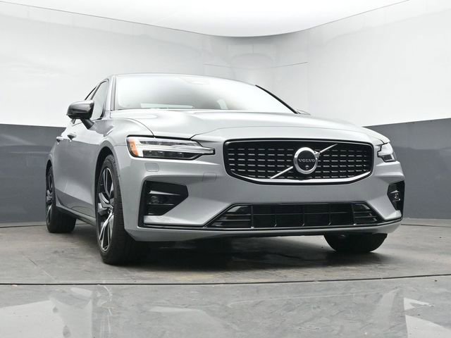 Used 2025 Volvo S60 B5 Plus image 33